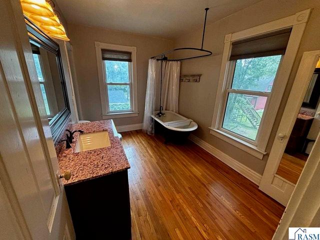607 N Minnesota Avenue, St. Peter, MN 56082