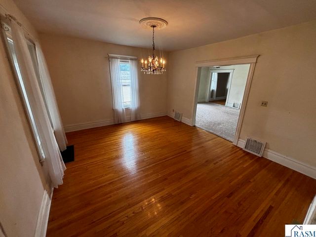 607 N Minnesota Avenue, St. Peter, MN 56082