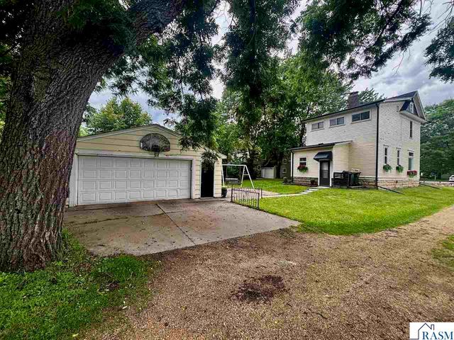 607 N Minnesota Avenue, St. Peter, MN 56082