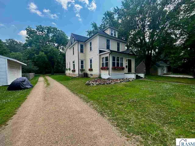 607 N Minnesota Avenue, St. Peter, MN 56082