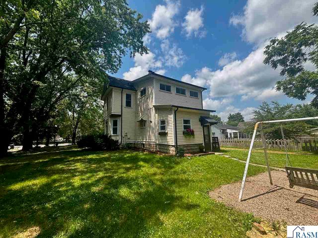 607 N Minnesota Avenue, St. Peter, MN 56082