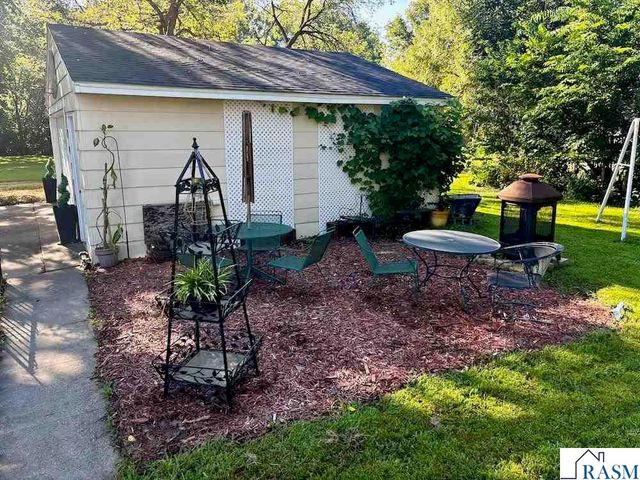 607 N Minnesota Avenue, St. Peter, MN 56082