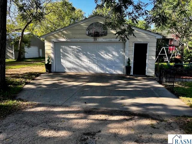 607 N Minnesota Avenue, St. Peter, MN 56082