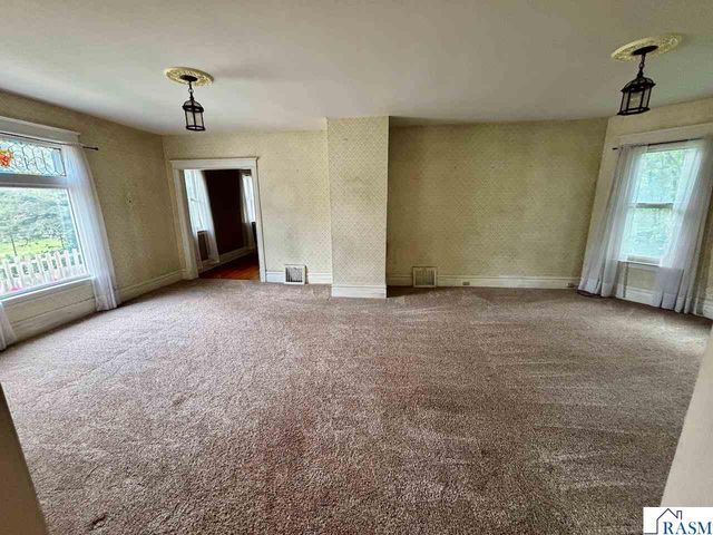 607 N Minnesota Avenue, St. Peter, MN 56082