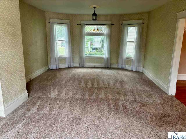 607 N Minnesota Avenue, St. Peter, MN 56082