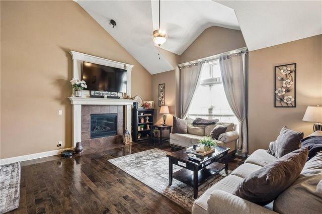 8905 N Agnes Avenue, Kansas City, MO 64156