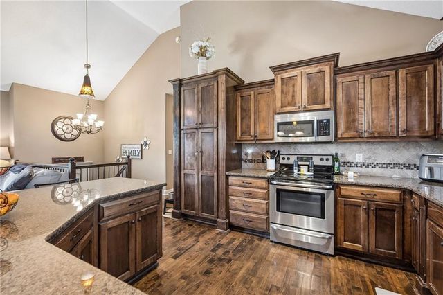 8905 N Agnes Avenue, Kansas City, MO 64156