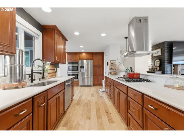 6605 PARKWAY Dr, Gladstone, OR 97027