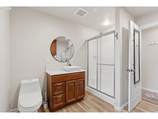 6605 PARKWAY Dr, Gladstone, OR 97027