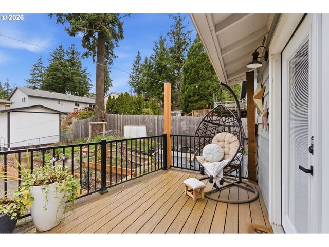 6605 PARKWAY Dr, Gladstone, OR 97027