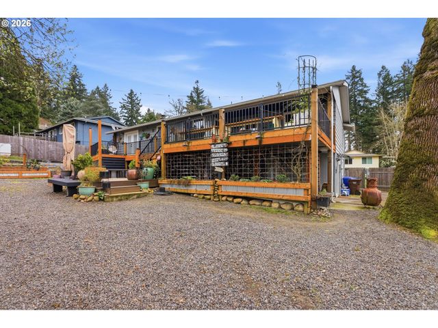 6605 PARKWAY Dr, Gladstone, OR 97027