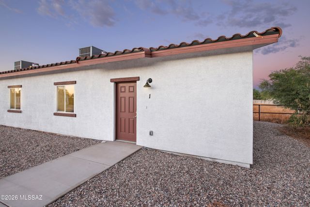 374 E Corona Road, Tucson, AZ 85756