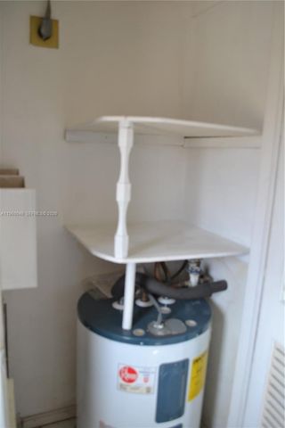 300 S Hollybrook Dr 203, Pembroke Pines, FL 33025