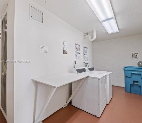 300 S Hollybrook Dr 203, Pembroke Pines, FL 33025