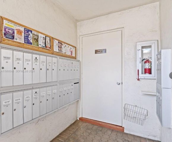 300 S Hollybrook Dr 203, Pembroke Pines, FL 33025