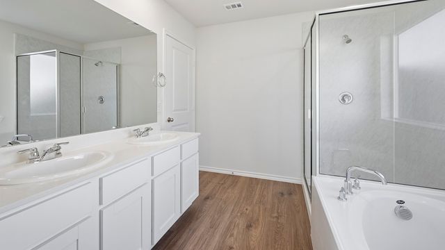 750 Tiger Lily Way, Pilot Point, TX 76258