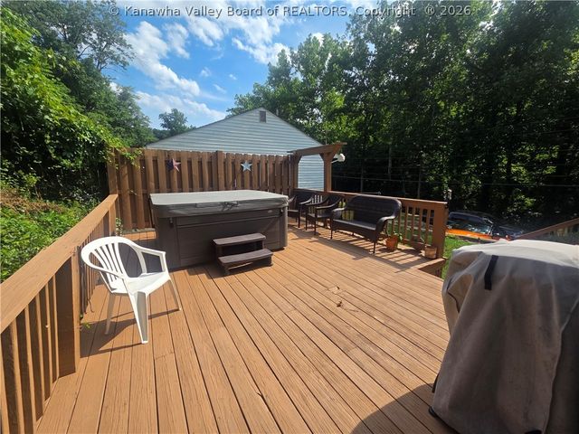 1512 Valley Drive, South Charleston, WV 25303