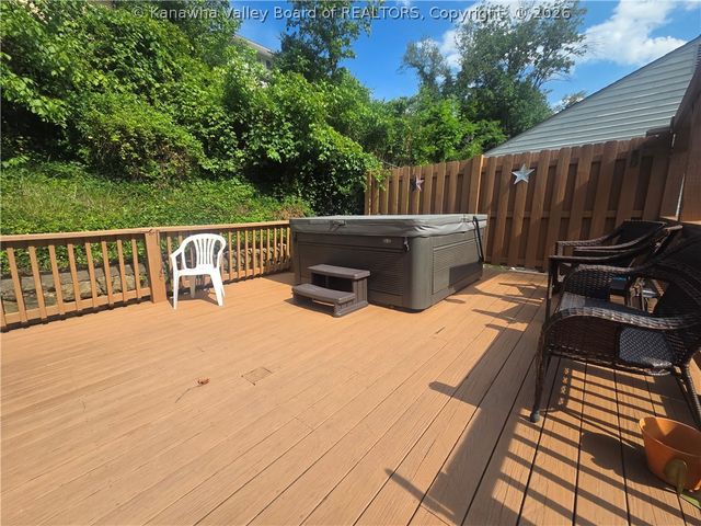 1512 Valley Drive, South Charleston, WV 25303