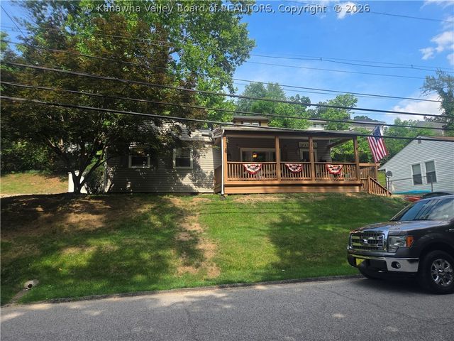 1512 Valley Drive, South Charleston, WV 25303