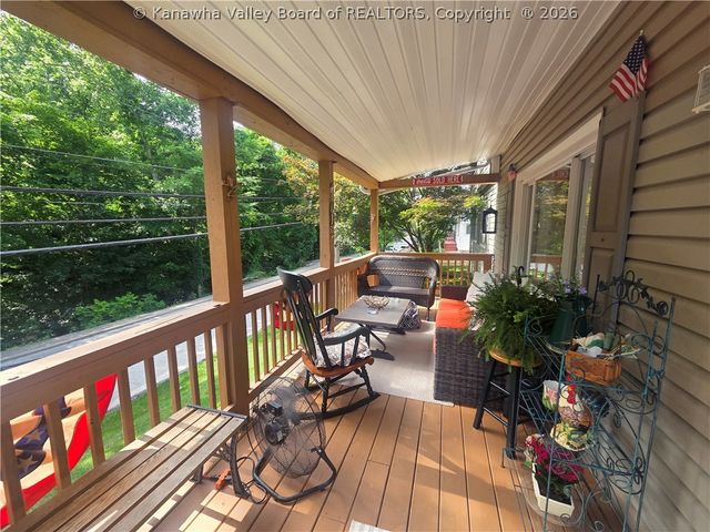 1512 Valley Drive, South Charleston, WV 25303