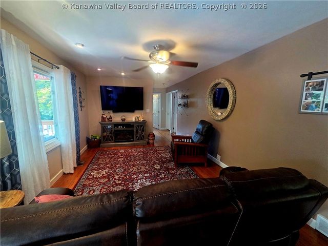 1512 Valley Drive, South Charleston, WV 25303