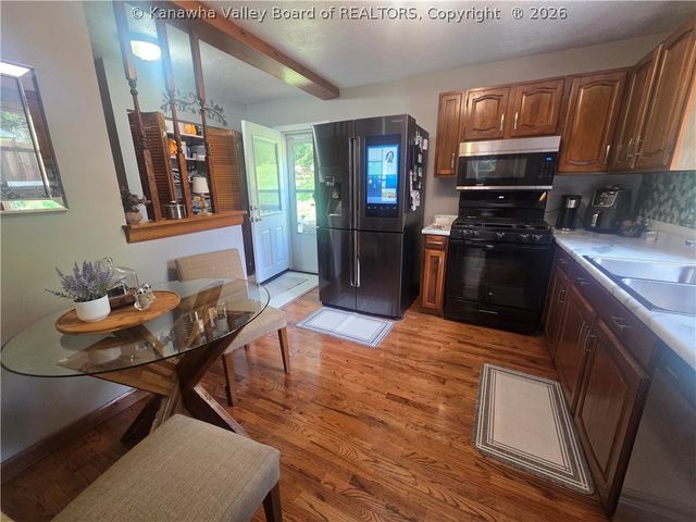 1512 Valley Drive, South Charleston, WV 25303
