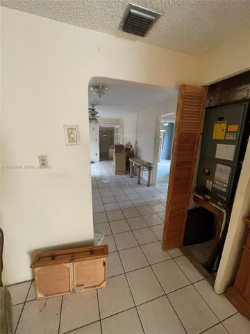 3630 NW 98th St, Miami, FL 33147