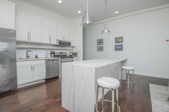 608 W Hill Ave Apt 602, Knoxville, TN 37902