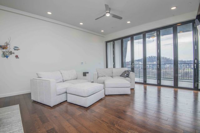 608 W Hill Ave Apt 602, Knoxville, TN 37902