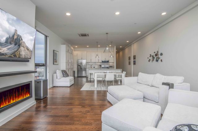 608 W Hill Ave Apt 602, Knoxville, TN 37902