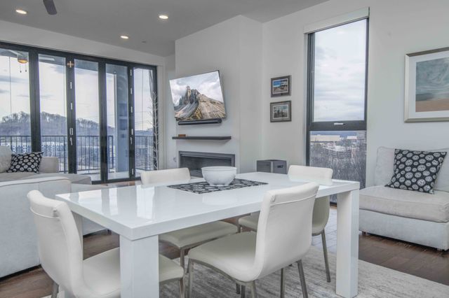 608 W Hill Ave Apt 602, Knoxville, TN 37902