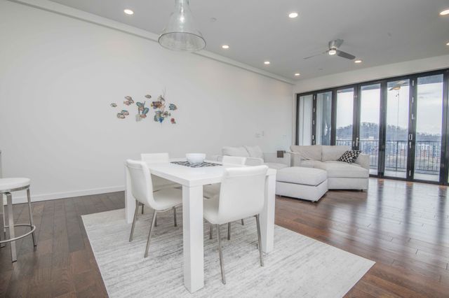 608 W Hill Ave Apt 602, Knoxville, TN 37902