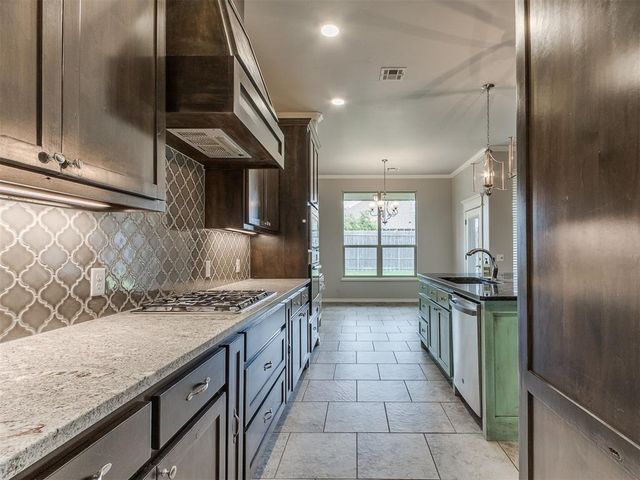 11313 SW 41st Terrace, Mustang, OK 73064