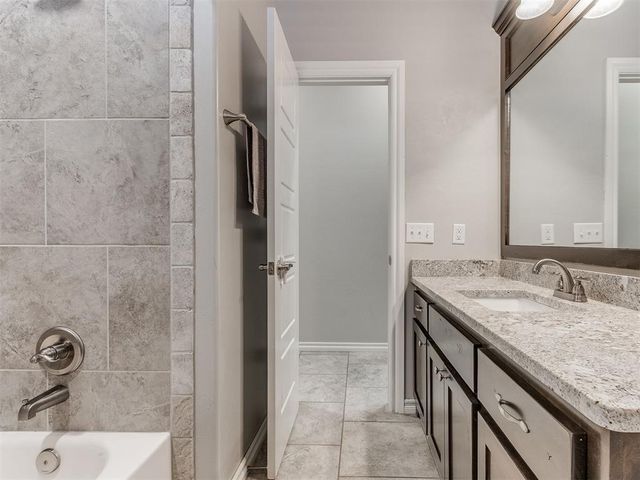 11313 SW 41st Terrace, Mustang, OK 73064