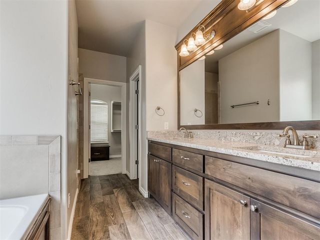 11313 SW 41st Terrace, Mustang, OK 73064