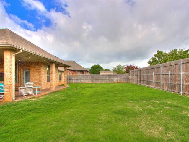 11313 SW 41st Terrace, Mustang, OK 73064