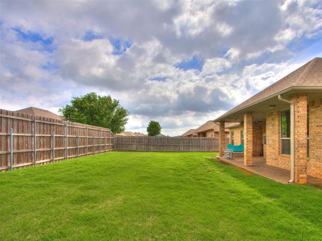 11313 SW 41st Terrace, Mustang, OK 73064