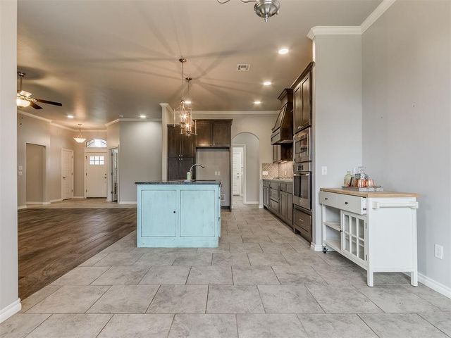 11313 SW 41st Terrace, Mustang, OK 73064