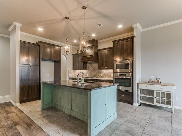 11313 SW 41st Terrace, Mustang, OK 73064