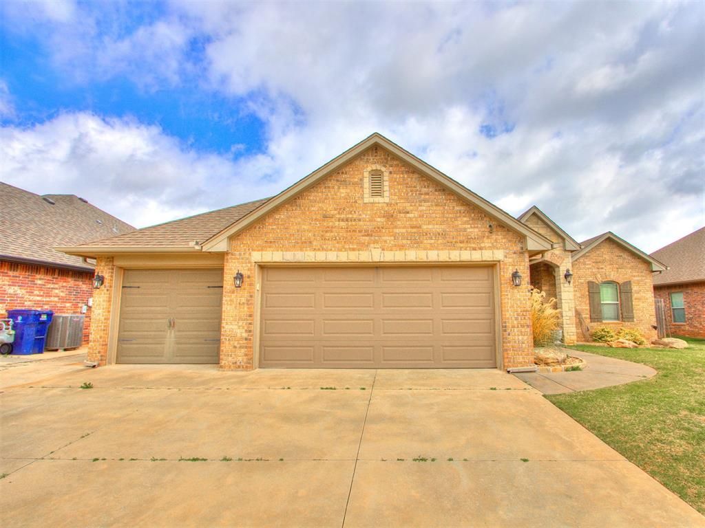 11313 SW 41st Terrace, Mustang, OK 73064