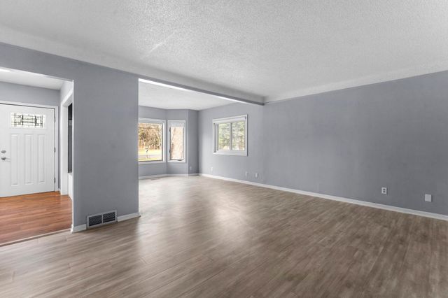 6240 W Broadway Avenue, Brooklyn Park, MN 55428