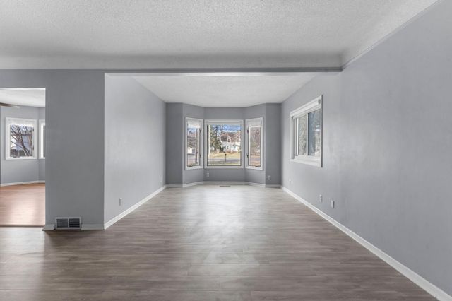 6240 W Broadway Avenue, Brooklyn Park, MN 55428