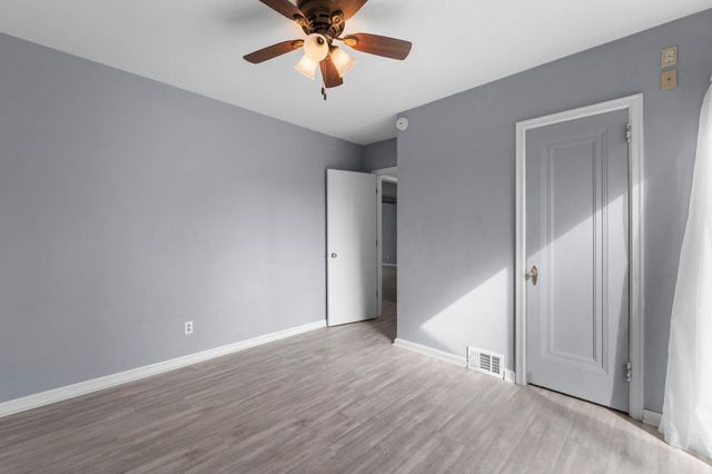 6240 W Broadway Avenue, Brooklyn Park, MN 55428