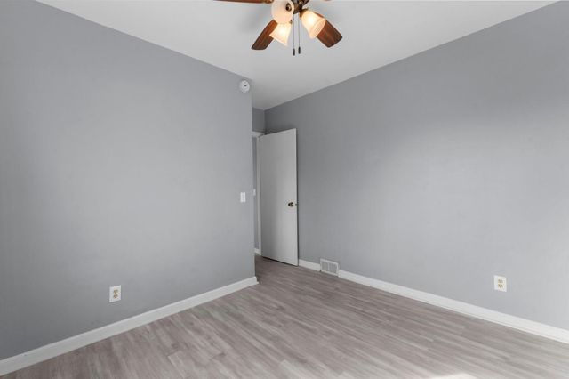 6240 W Broadway Avenue, Brooklyn Park, MN 55428