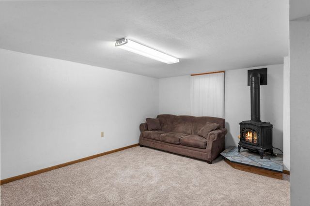 6240 W Broadway Avenue, Brooklyn Park, MN 55428