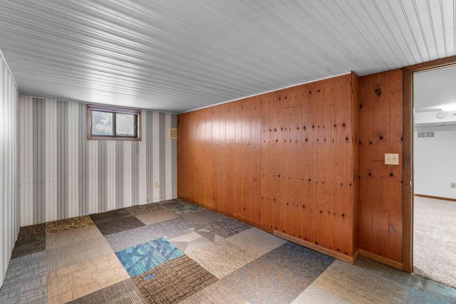 6240 W Broadway Avenue, Brooklyn Park, MN 55428