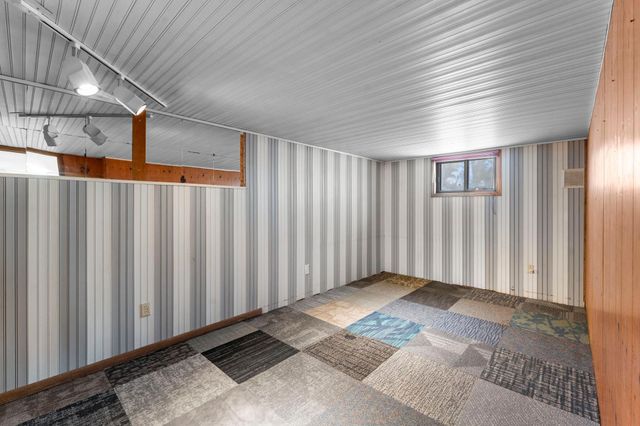 6240 W Broadway Avenue, Brooklyn Park, MN 55428