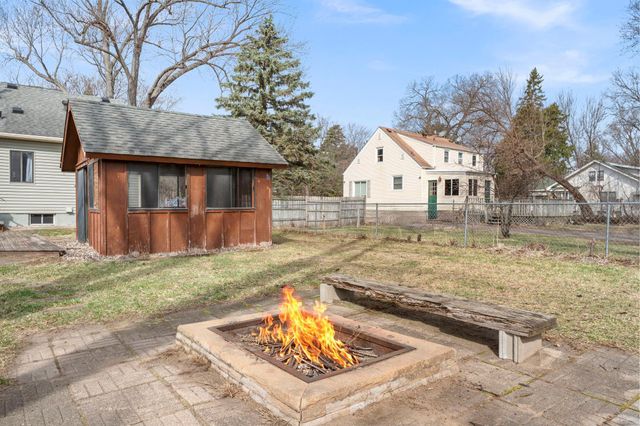 6240 W Broadway Avenue, Brooklyn Park, MN 55428