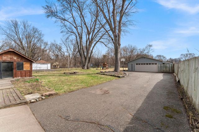 6240 W Broadway Avenue, Brooklyn Park, MN 55428