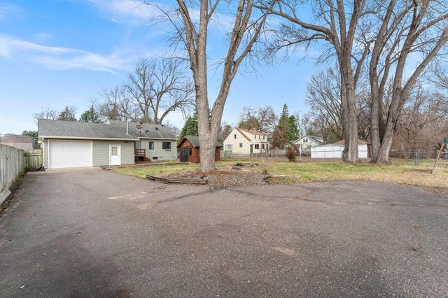 6240 W Broadway Avenue, Brooklyn Park, MN 55428